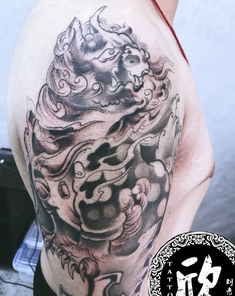 唐狮子纹身图片_传统动物成品肩部纹身图案