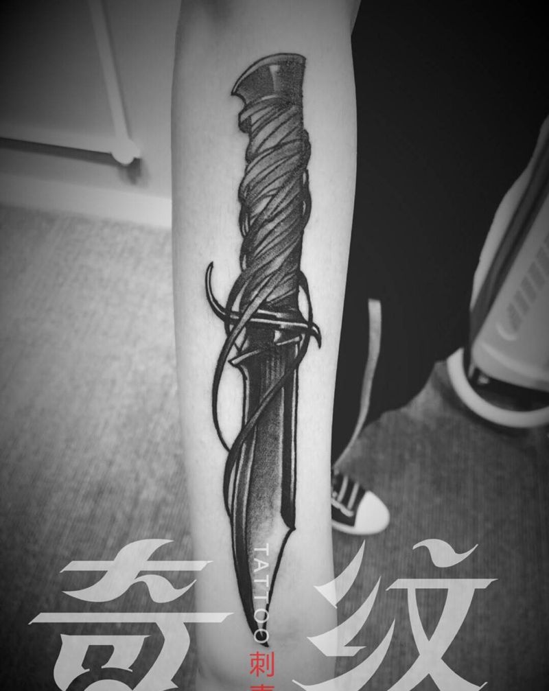 匕首纹身图片