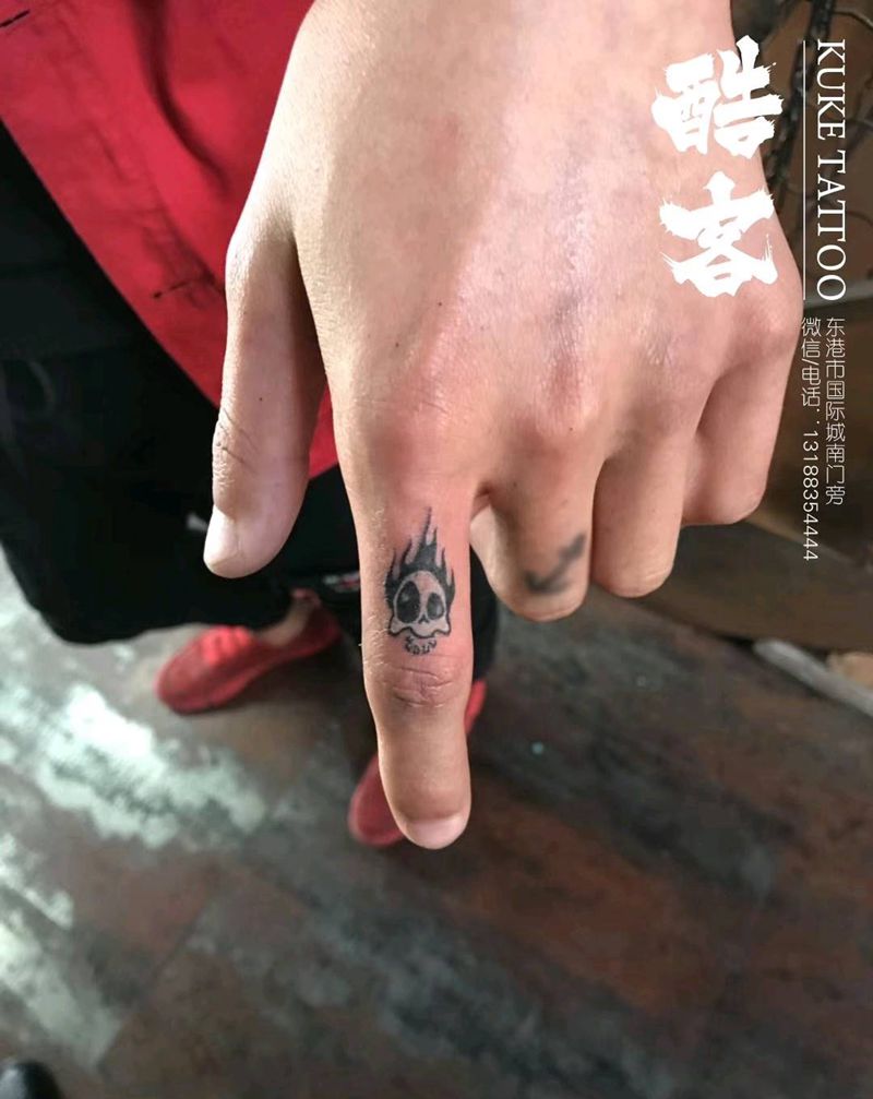 手指小图纹身图片