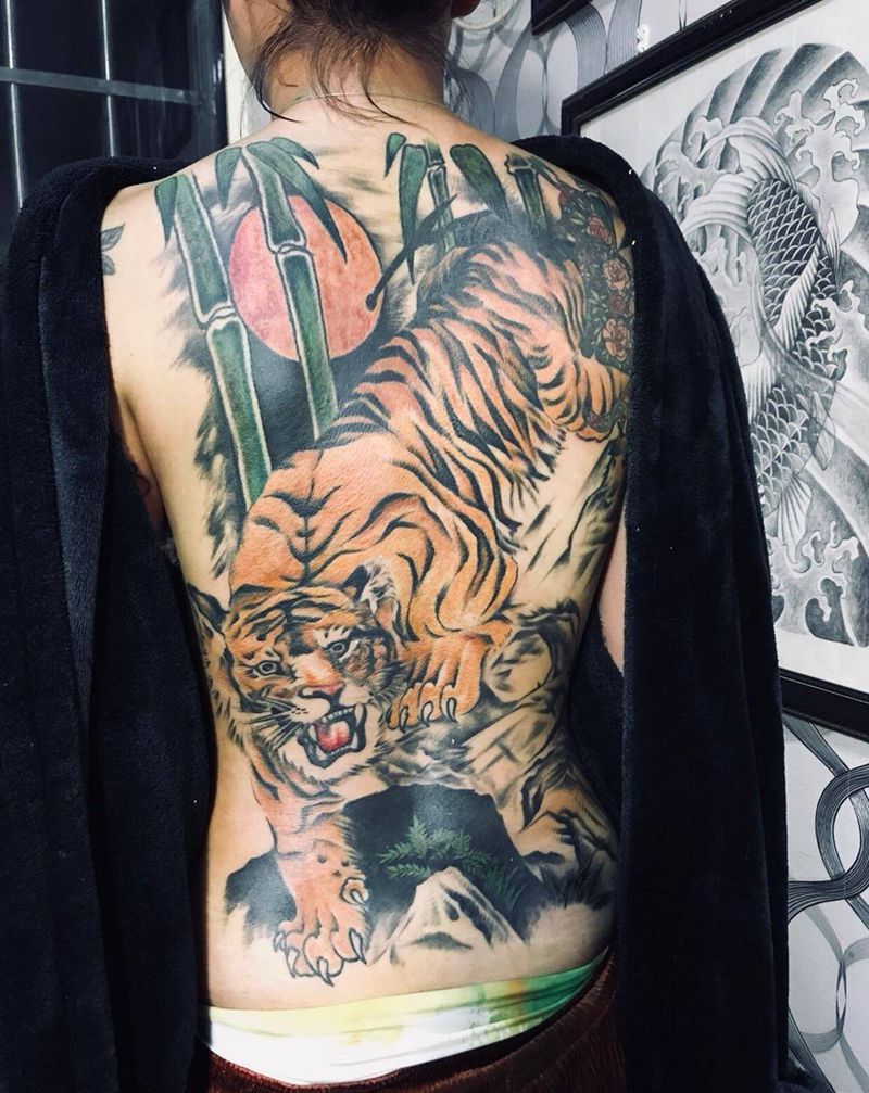 下山虎纹身图片