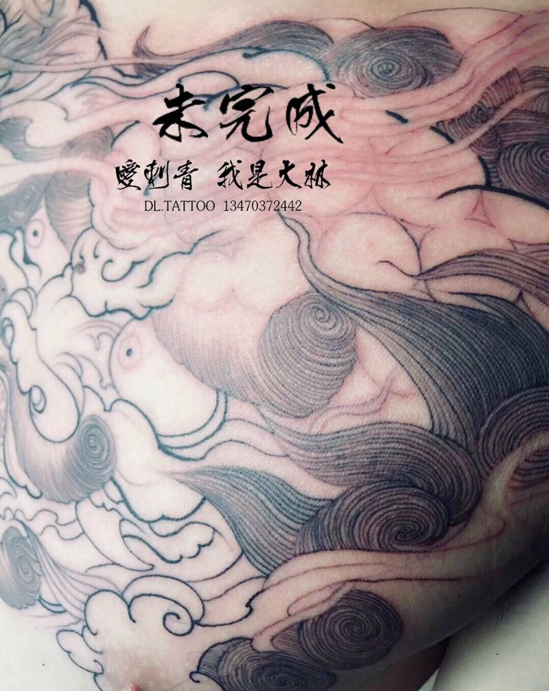 唐狮纹身图片_胸部纹身图案