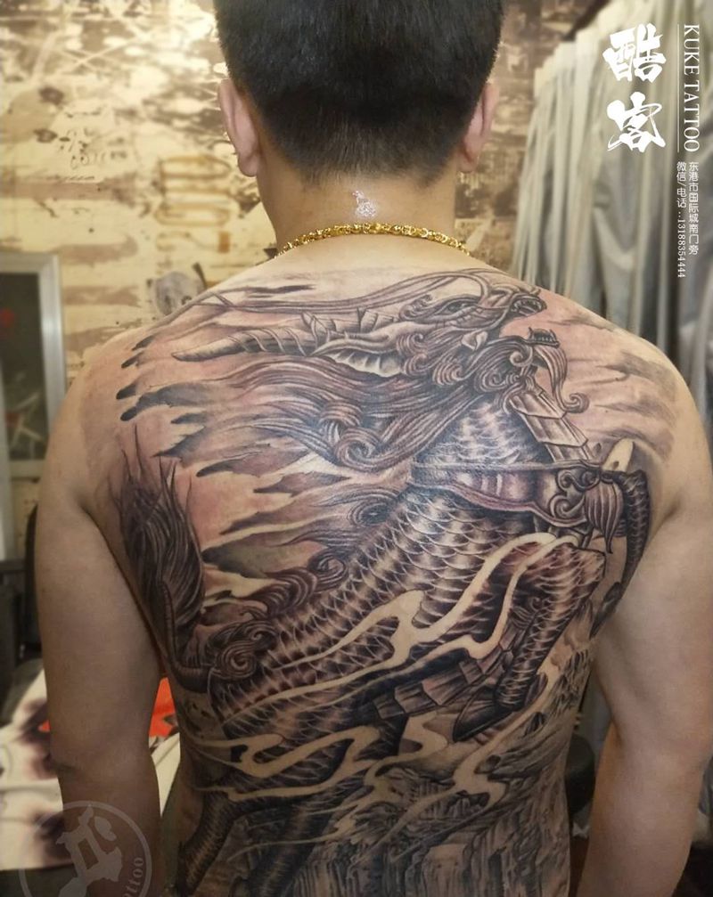 麒麟纹身图片_背部老传统纹身图案