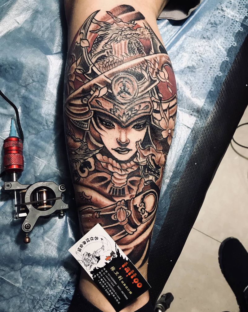 女鬼武士纹身图片_腿部纹身图案