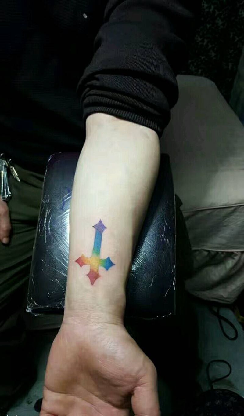 十字架纹身图片