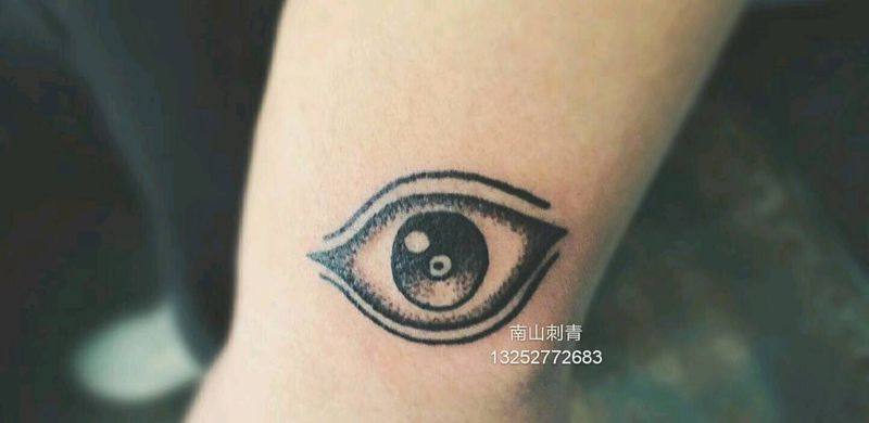 眼1纹身图片_手部手臂Old SchoolNew School纹身图案