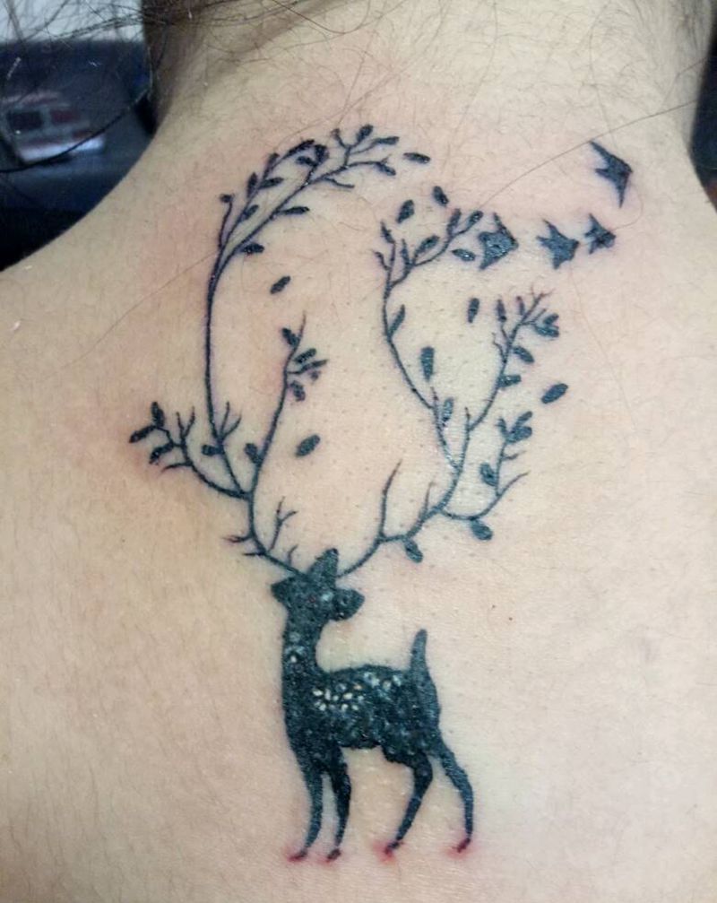 小清新梅花鹿纹身图片_背部清新动物成品纹身图案