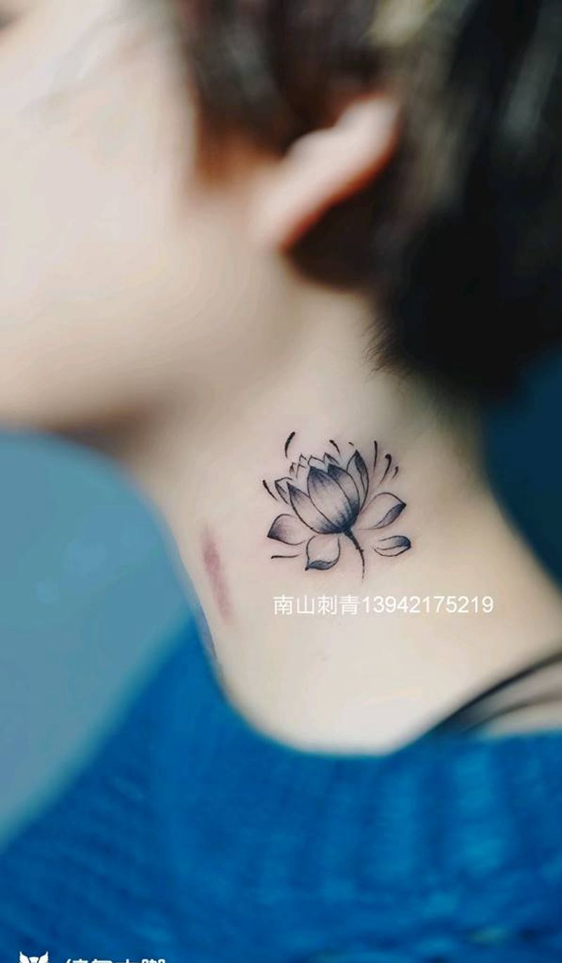 荷花纹身图片_颈部肩部老传统水彩纹身图案