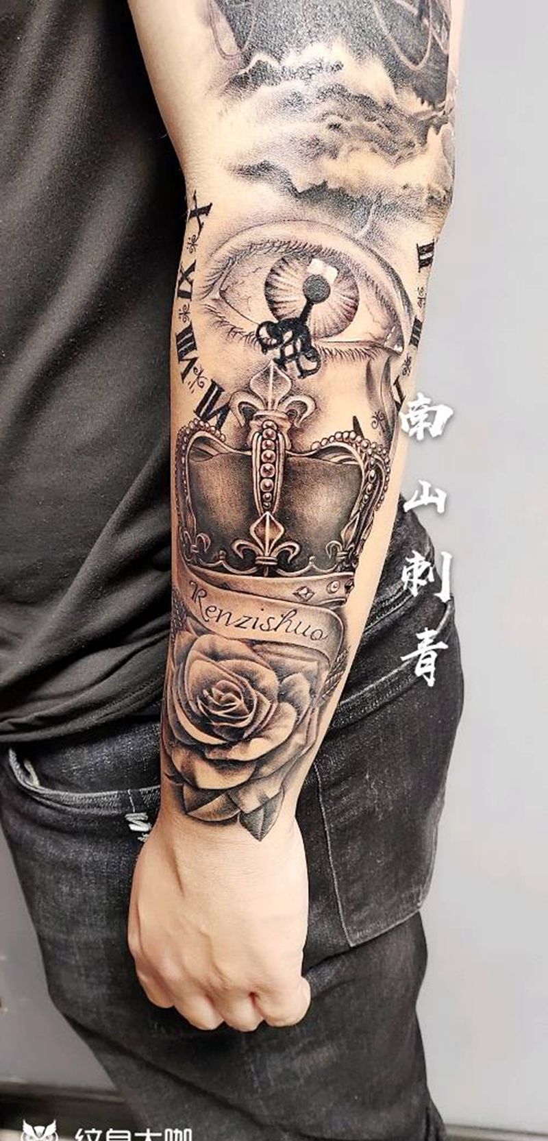 花臂纹身图片_手臂肩部欧美写实新传统花臂纹身图案