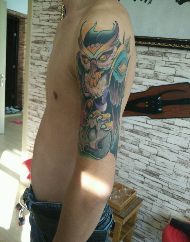 猫头鹰纹身图片_手臂欧美传统动物成品纹身图案