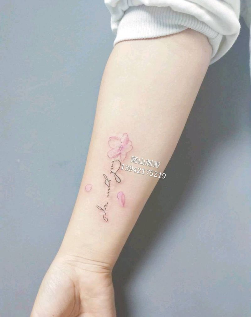 与你同在纹身图片_手臂背部水彩图腾遮盖纹身图案