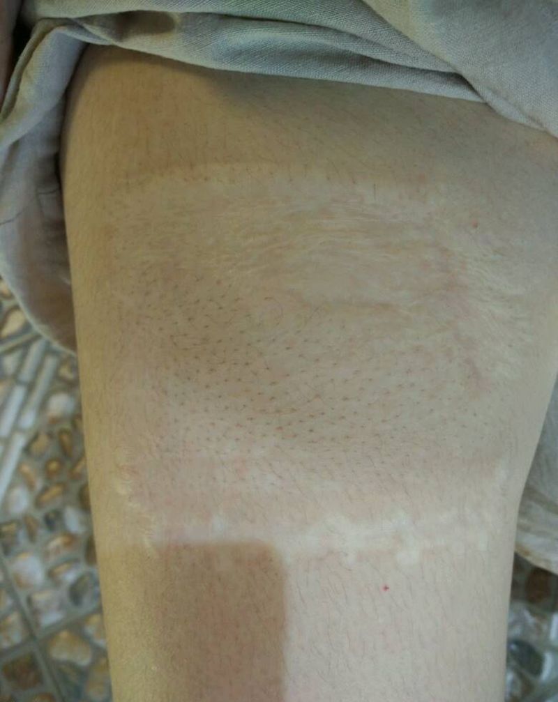 水彩指南针纹身图片_腿部国画几何成品纹身图案