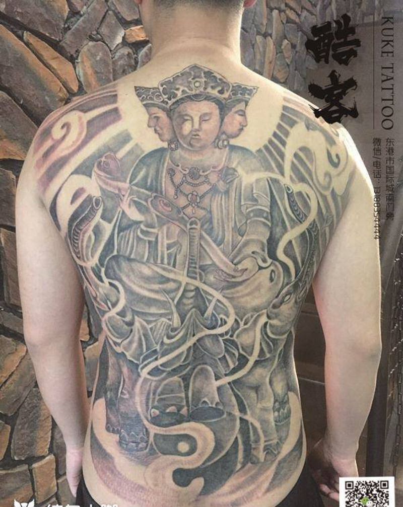 满背纹身图片