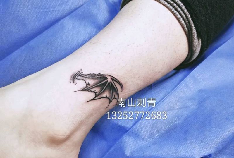 一面天使 一面恶魔纹身图片_腿部脚部Old SchoolNew School纹身图案