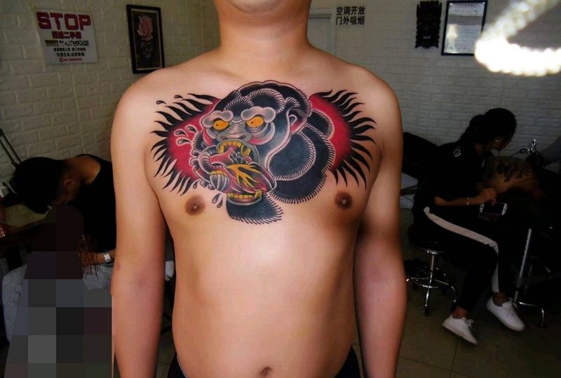 old school花胸纹身图片_胸部Old School鲅鱼圈女师悦染馆纹身图案