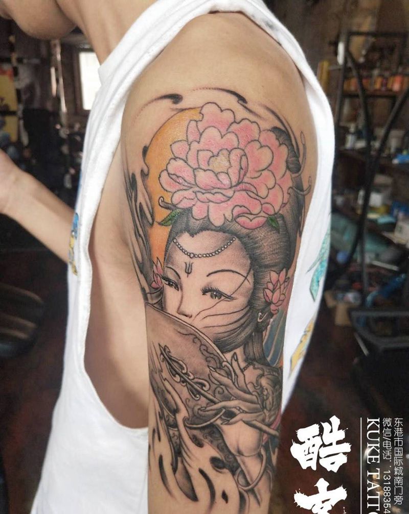 大臂艺妓纹身图片