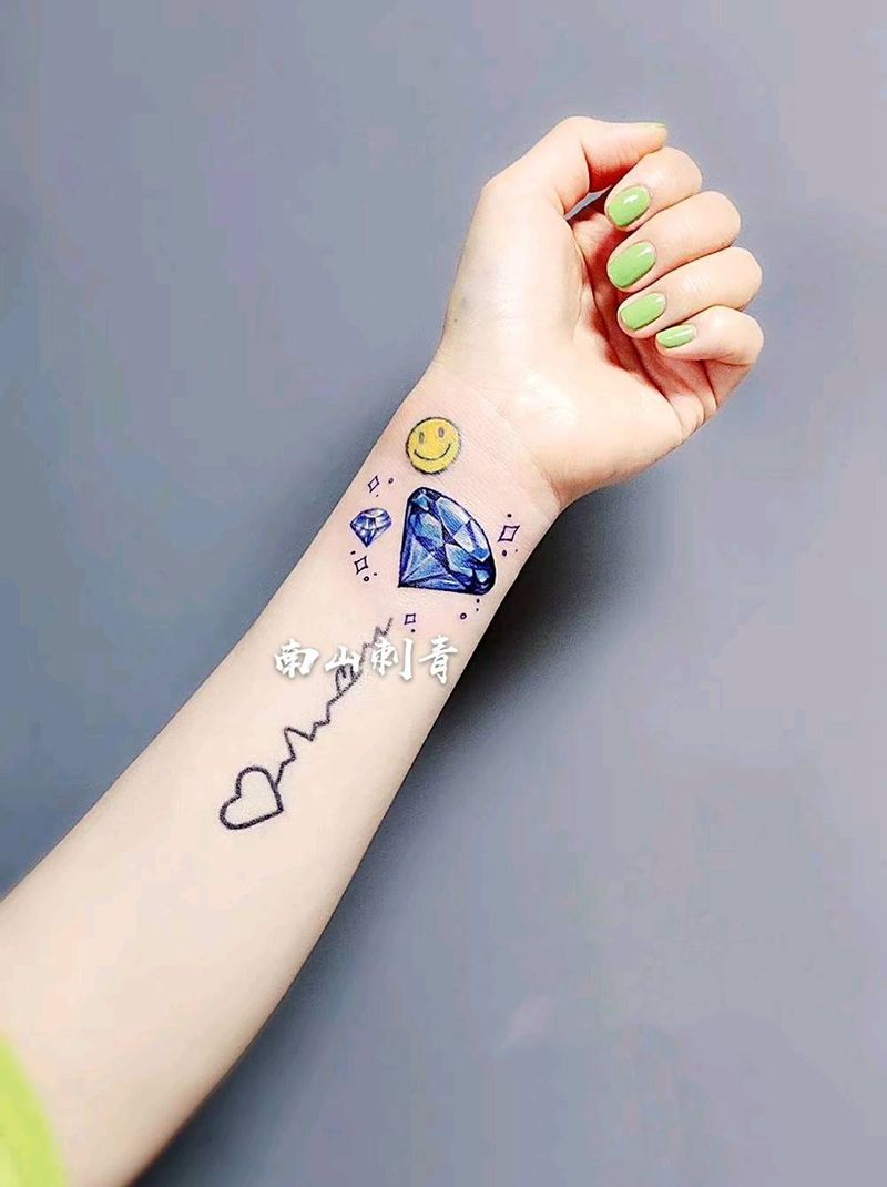 卜伶不玲纹身图片_手臂手部水彩水墨纹身图案