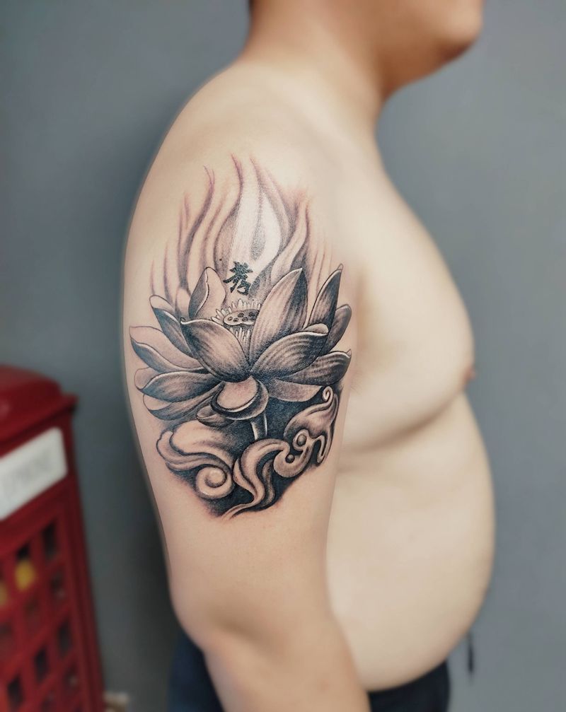 荷花纹身图片_手臂肩部新传统老传统纹身图案