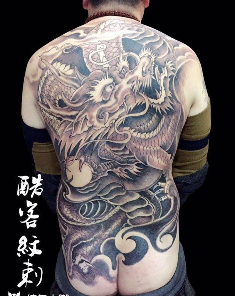 纹身满背纹身图片