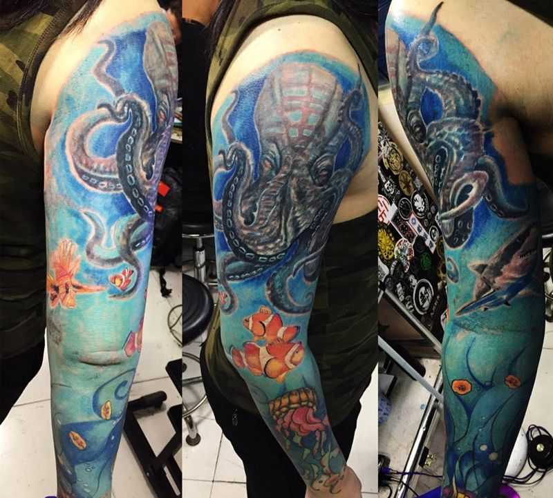 花臂海底世界完毕纹身图片