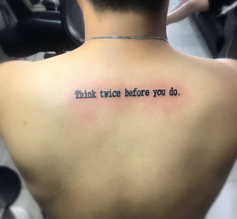 三思而后行纹身图片
