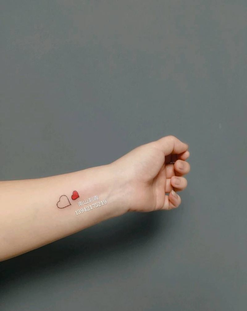 心纹身图片_手部手臂图腾花体字纹身图案