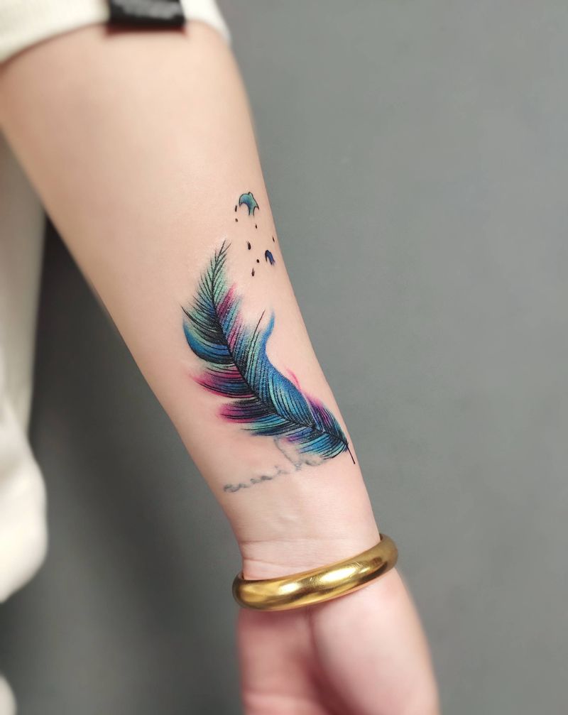 羽毛纹身图片_手臂手部纹身图案