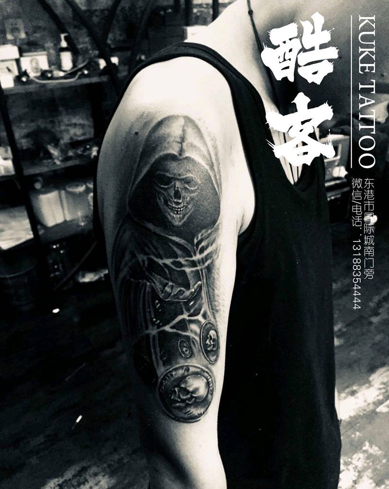 大臂暗黑风纹身图片