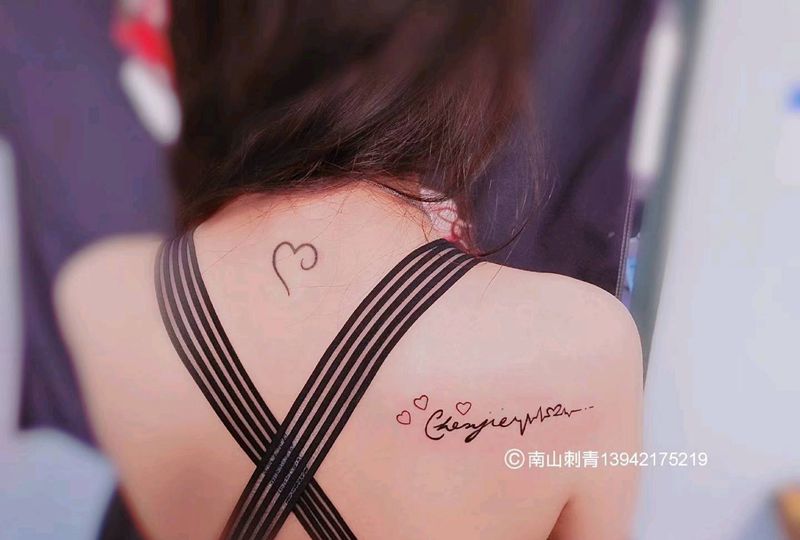 小小图纹身图片_肩部背部图腾几何纹身图案