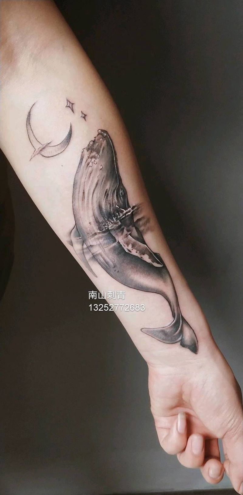 鲲鹏纹身图片_手部手臂点刺几何纹身图案