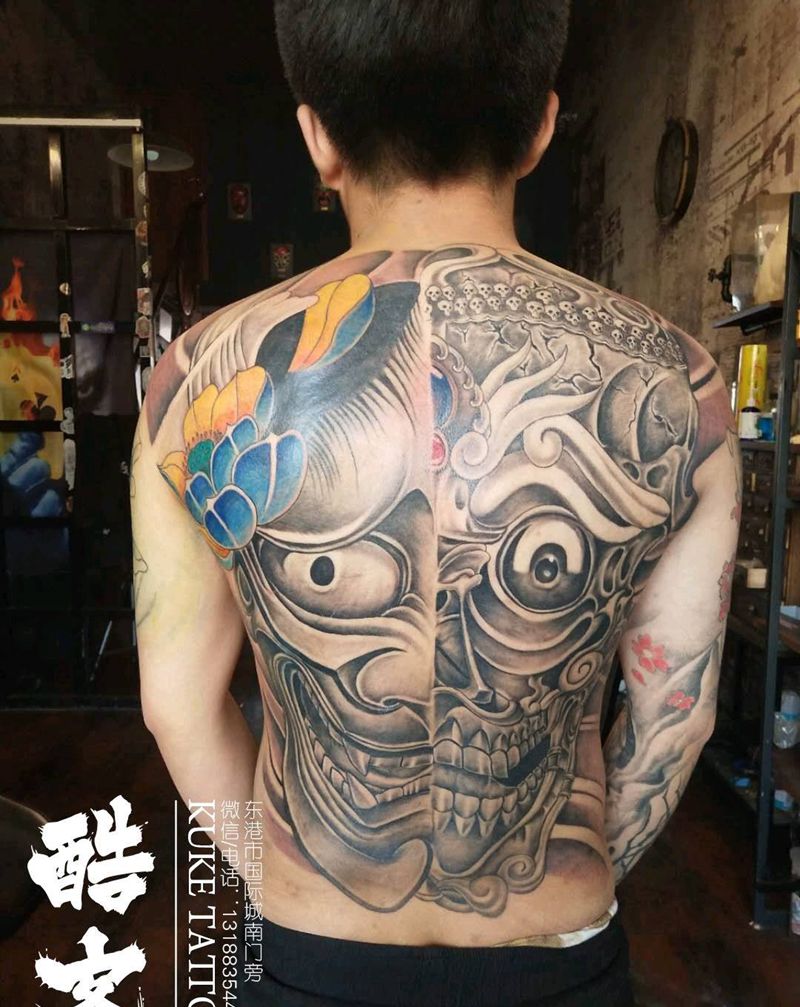 满背纹身图片