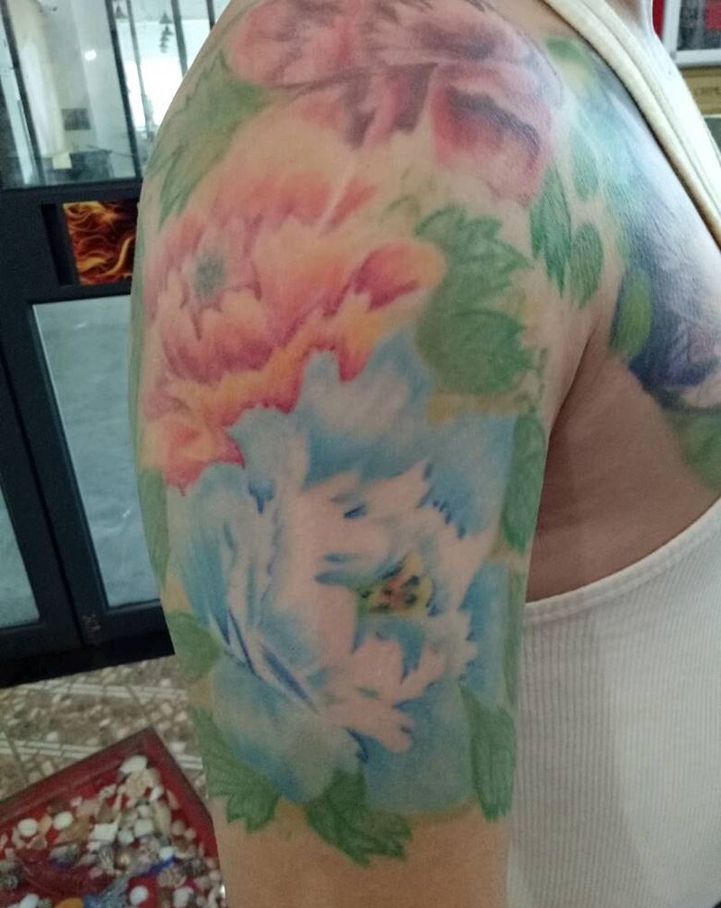 写实牡丹花纹身图片_手臂写实植物成品纹身图案