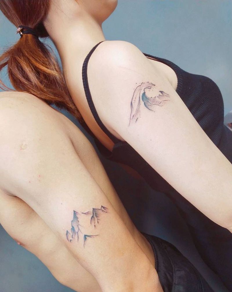 山海纹身图片_手臂肩部几何点刺纹身图案