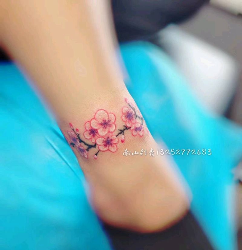 小花纹身图片_脚部腿部水彩水墨纹身图案