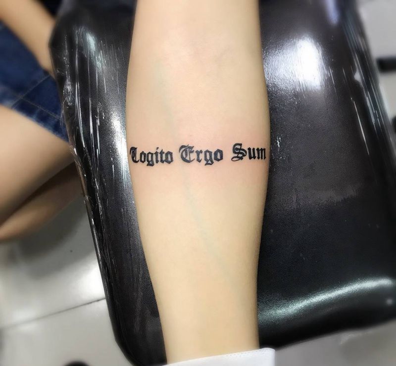 鹿晗同款我思故我在纹身图片