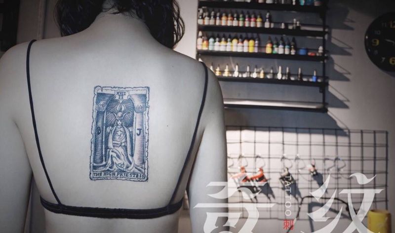 女祭司纹身图片