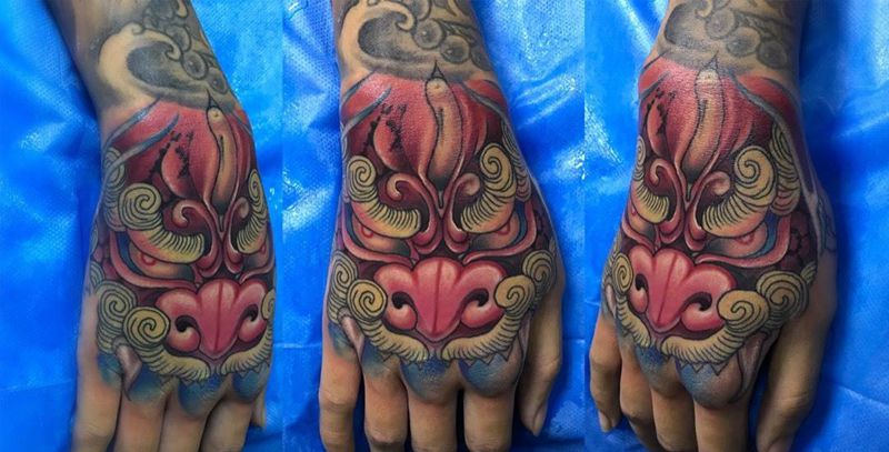 手面唐狮纹身 （顾客是做纹身的不会影响工作生活！） 下班了纹身图片