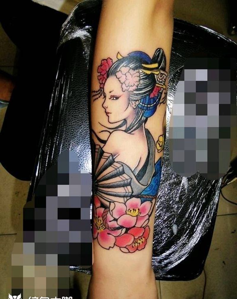 彩色艺妓纹身图片_手臂新传统鲅鱼圈熊岳女师纹身图案