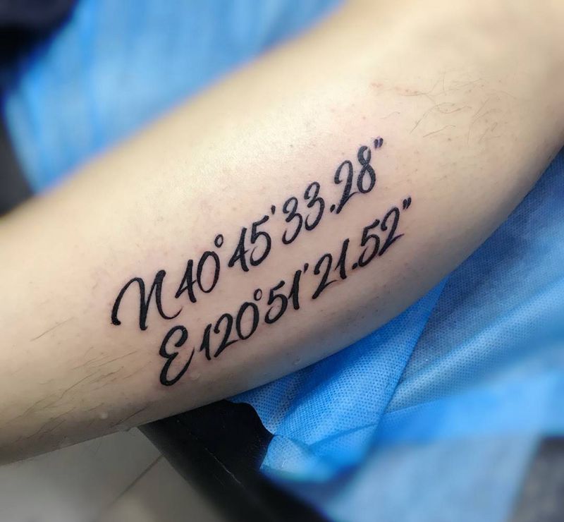 纹孩子出生坐标纹身图片