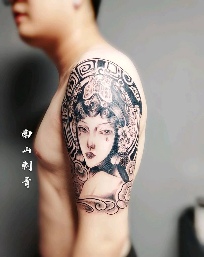 花旦纹身图片_肩部新传统老传统花旦纹身图案