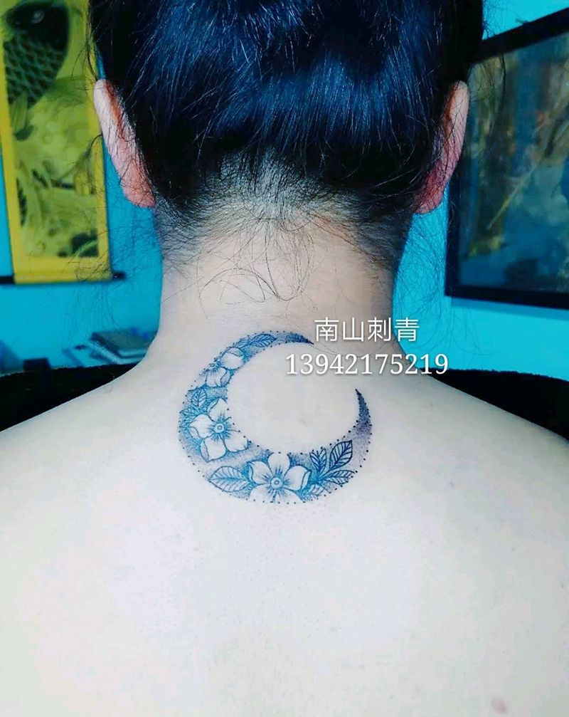 素花 月亮纹身图片_肩部背部图腾点刺纹身图案