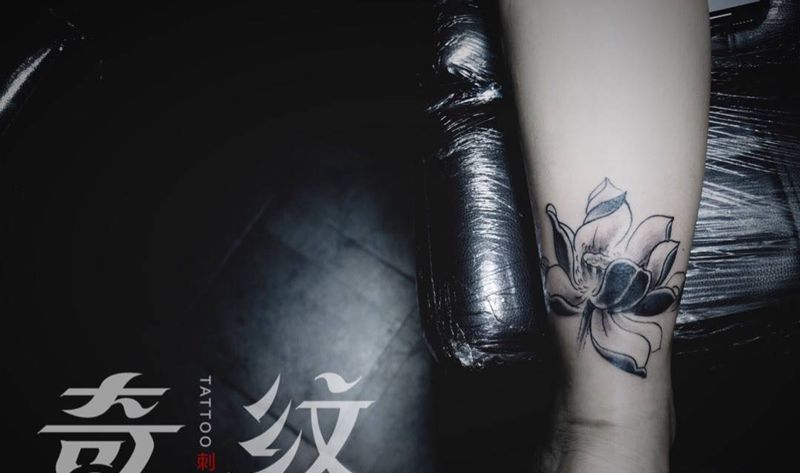 莲花遮盖纹身图片