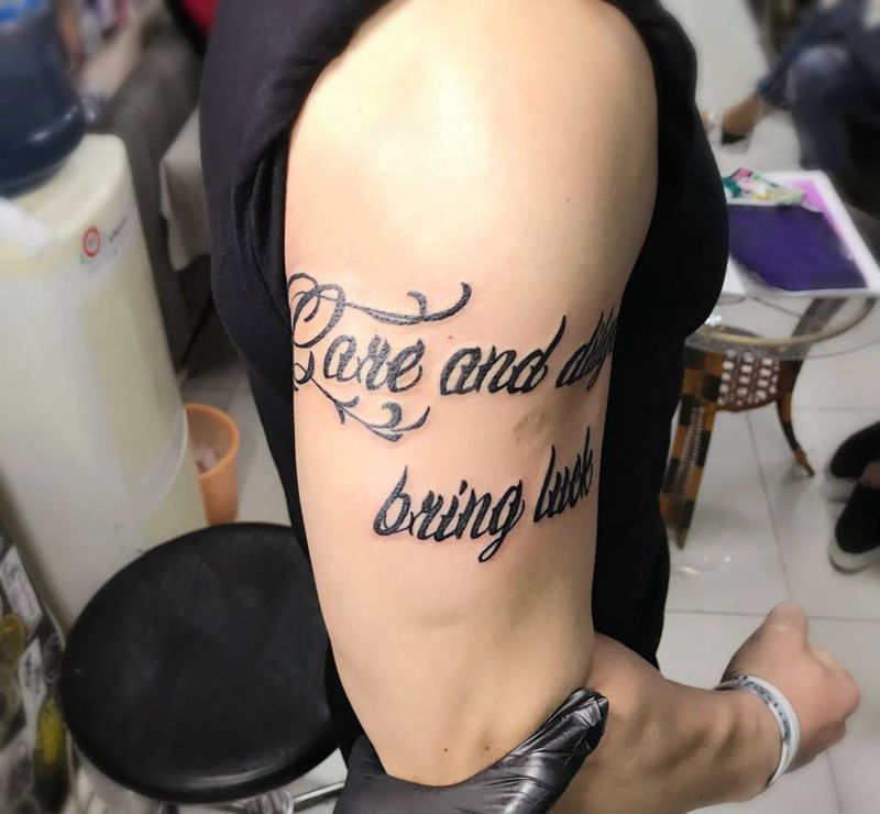 谨慎和勤奋带来好运气纹身图片