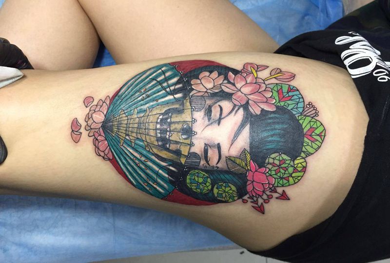 艺妓纹身图片_腿部水墨水彩纹身图案