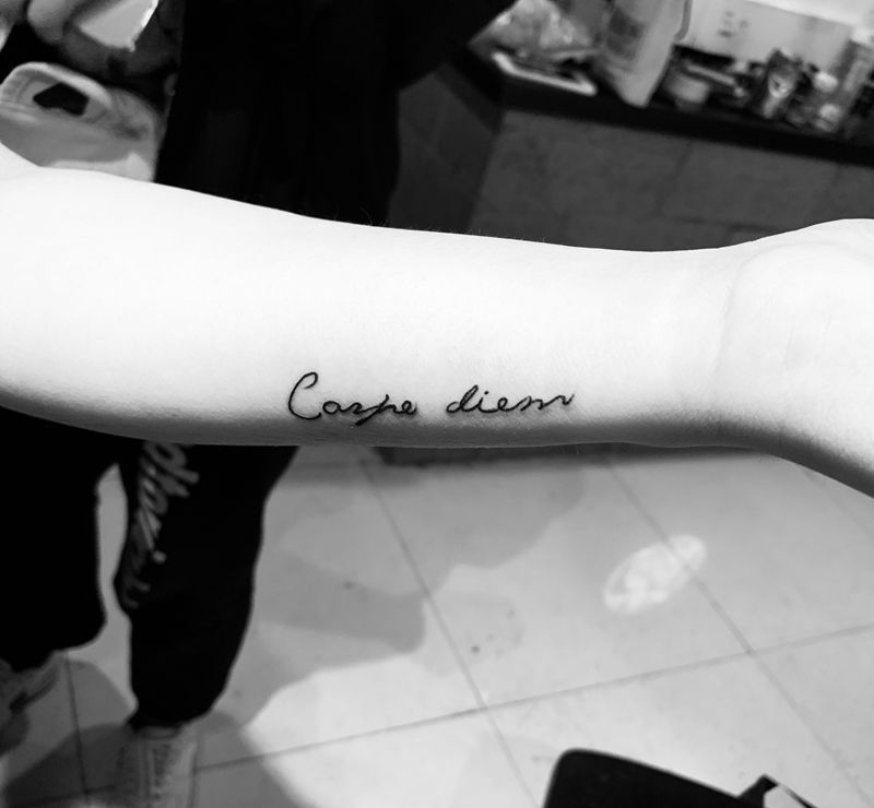 字纹身图片_手部几何纹身图案