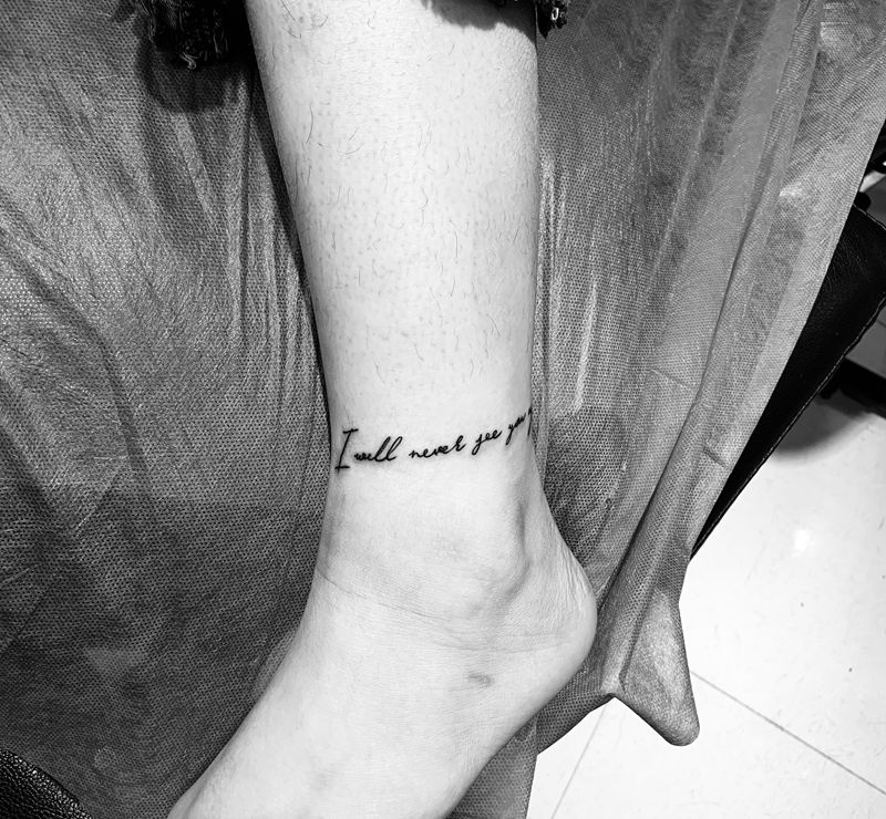 字纹身图片_脚部几何纹身图案