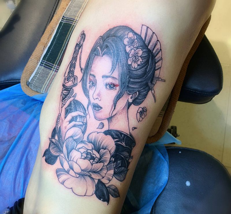 艺妓纹身图片_腹部新传统纹身图案