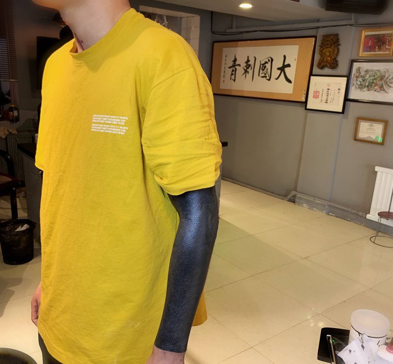 黑纹身图片_手臂图腾纹身图案