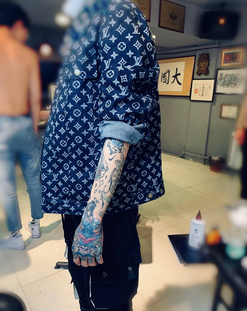 手面纹身图片_手部Old School纹身图案