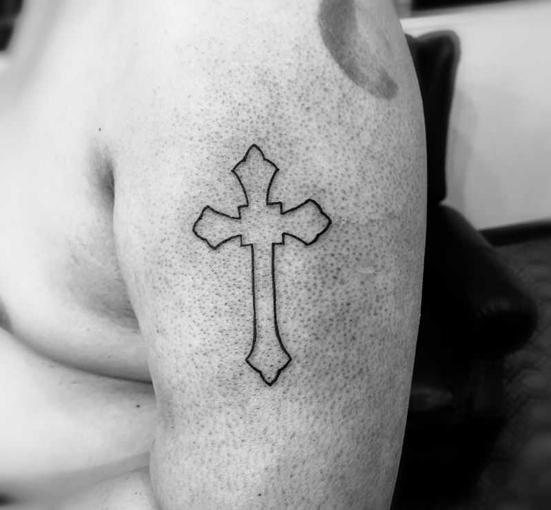 ✟纹身图片_手臂图腾纹身图案