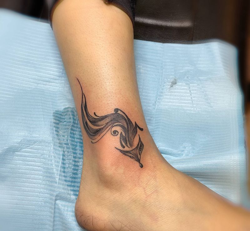 狐狸纹身图片_脚部图腾纹身图案